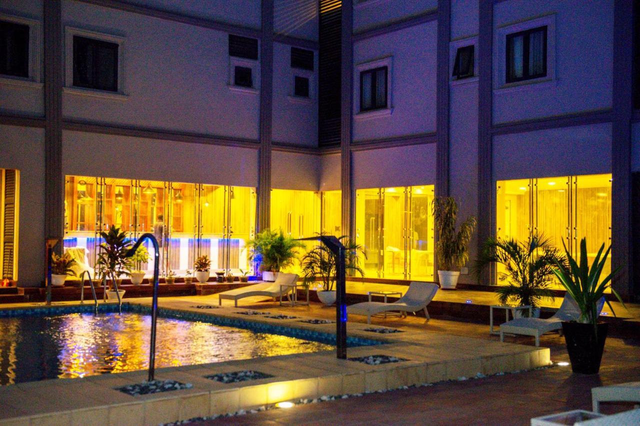 El Doria Hotel Ломе Екстериор снимка