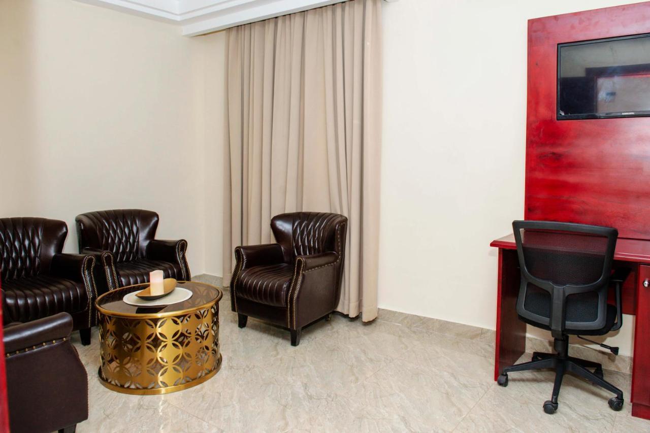 El Doria Hotel Ломе Екстериор снимка