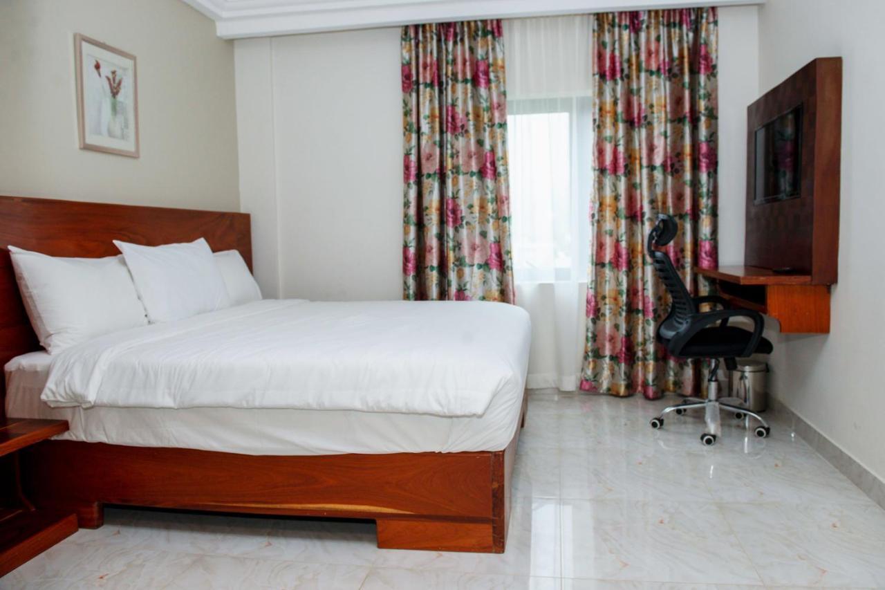 El Doria Hotel Ломе Екстериор снимка