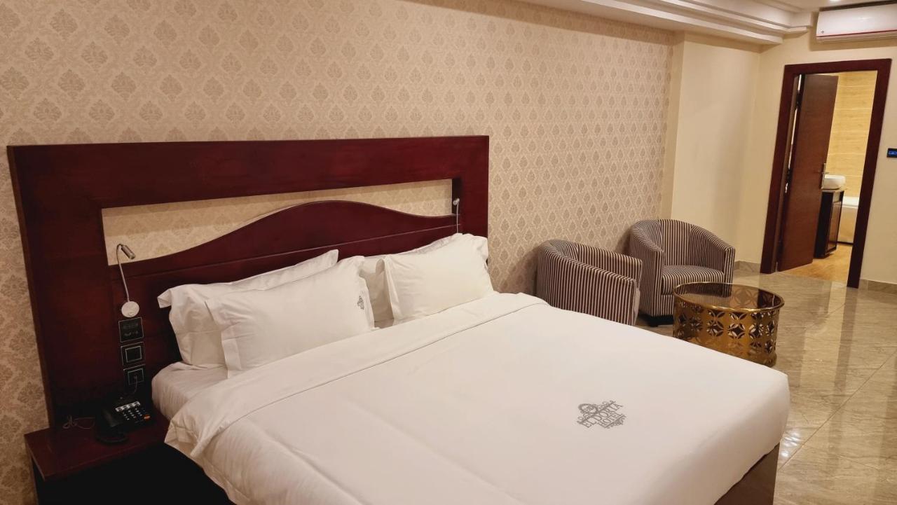 El Doria Hotel Ломе Екстериор снимка