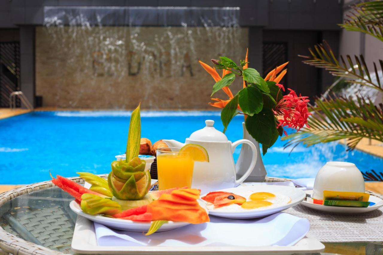 El Doria Hotel Ломе Екстериор снимка