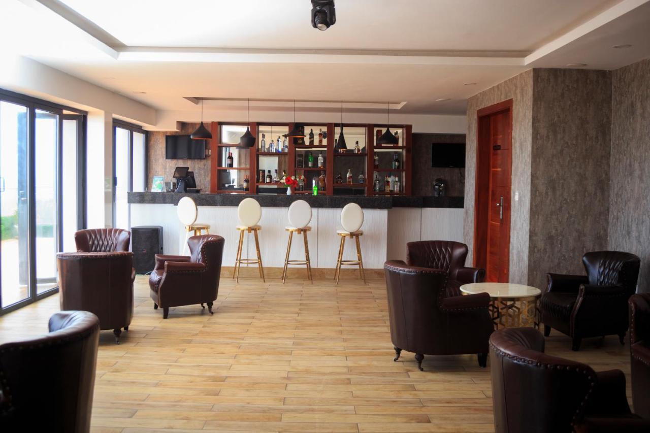 El Doria Hotel Ломе Екстериор снимка
